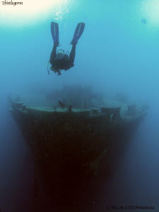 To the Thistlegorm. Canon G10 & W20 Ikelite by Bea & Stef Primatesta 